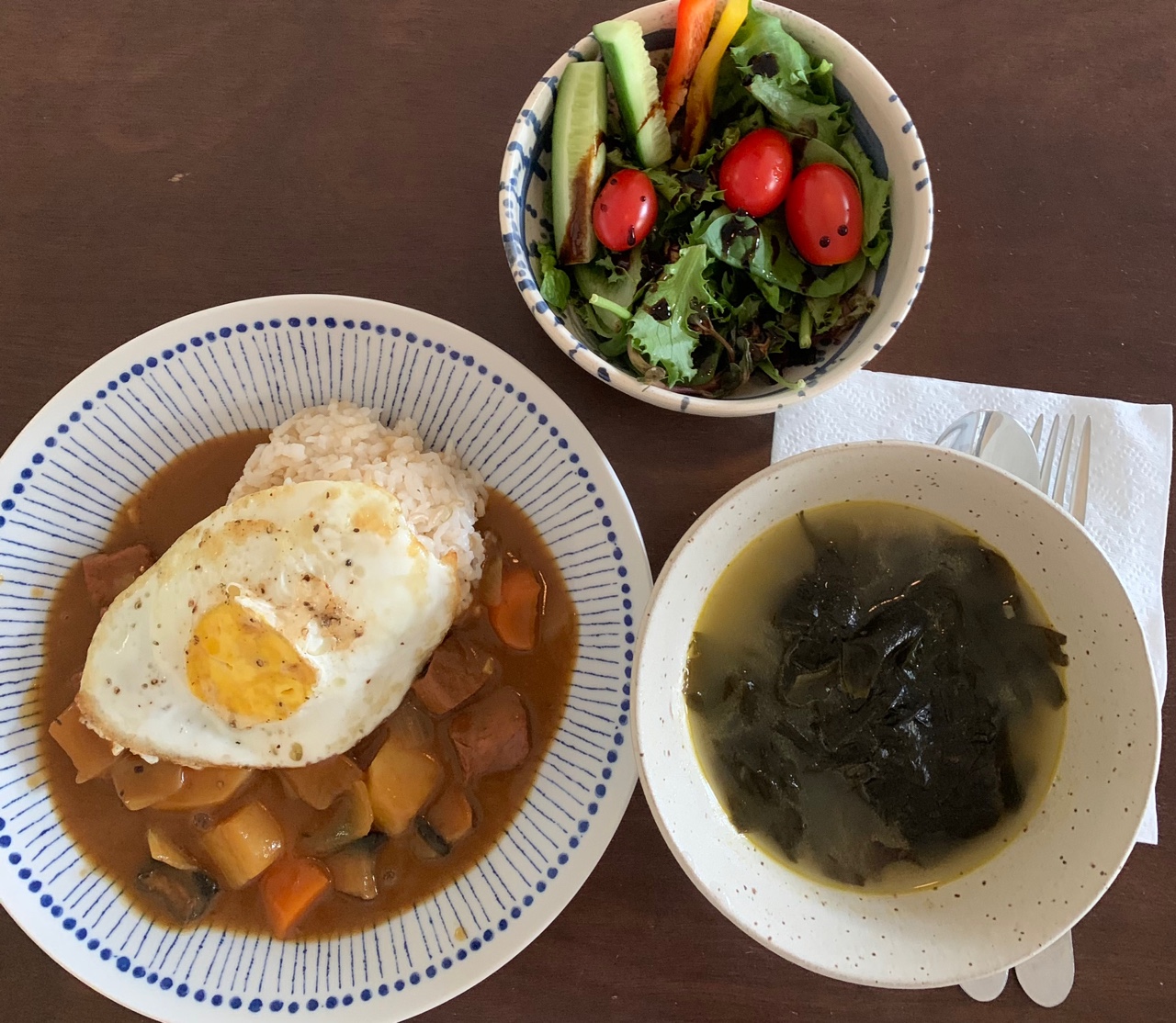 카레+미역국+샐러드